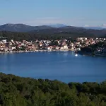 Tisno-smokva Апартаменты Тисно