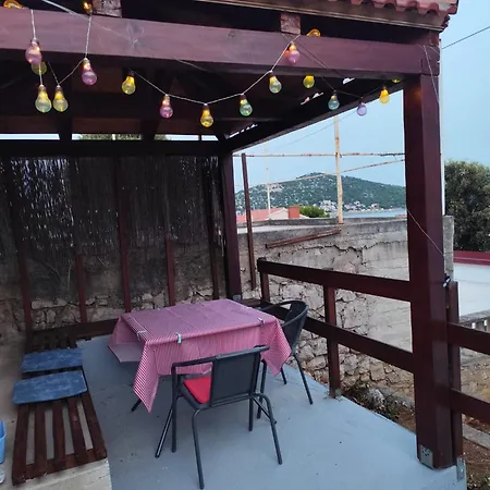 Apartmán Tisno-smokva *