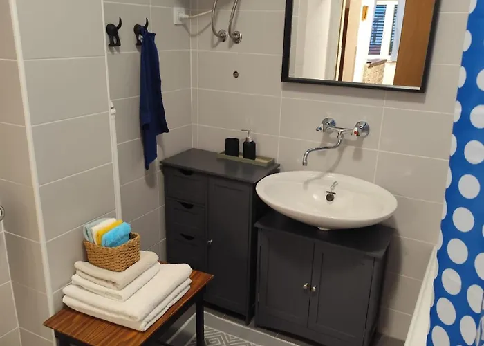 Апартаменты Tisno-smokva *