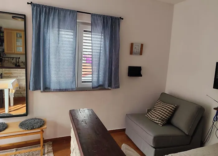 Tisno-smokva شقة تيسنو