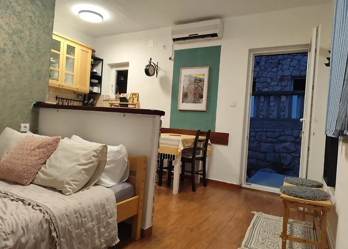 شقة Tisno-smokva تيسنو